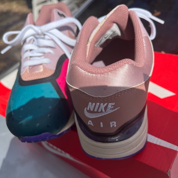 Nike Air 10.5 - Picture 1 of 5